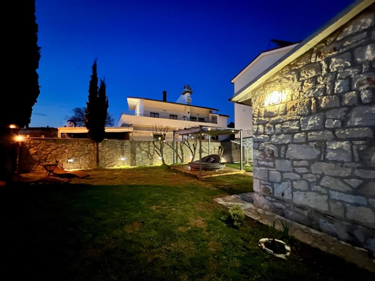 Holiday House "Laurus Garden" With Private Parking Medulin Eksteriør bilde